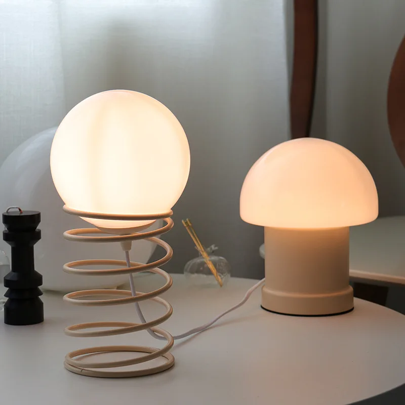 Bauhaus Spring Glass Table Lam - Desk Setup Vintage recensie en prijs